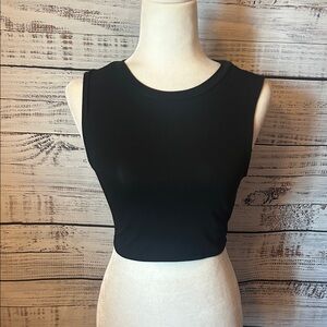 Forever 21 Black Sleeveless Crop Top size small